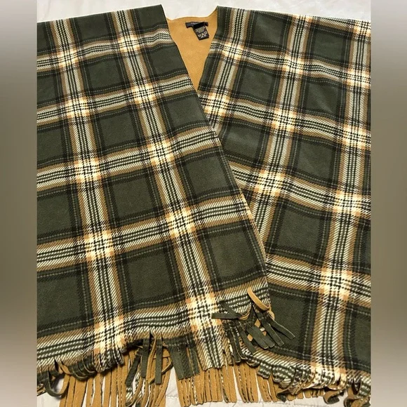 Rachel Rachel Roy reversible poncho blanket shawl - Picture 11 of 11